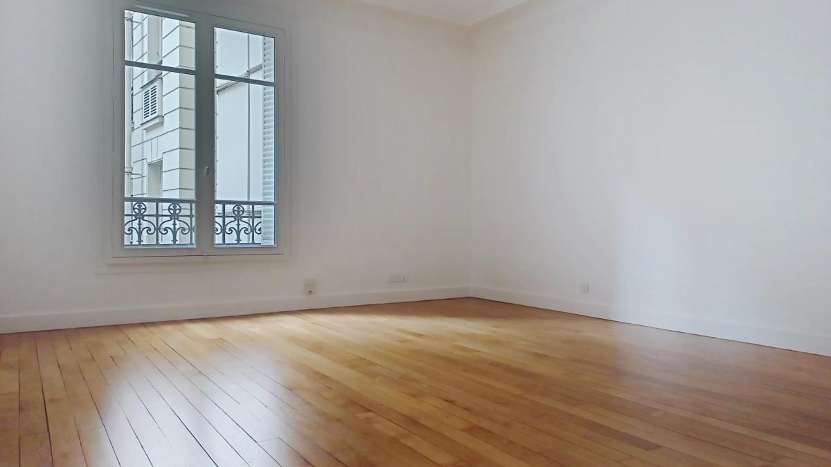 Paris XVII - deux pièces - une chambre - 1er étage sans ascenseu
