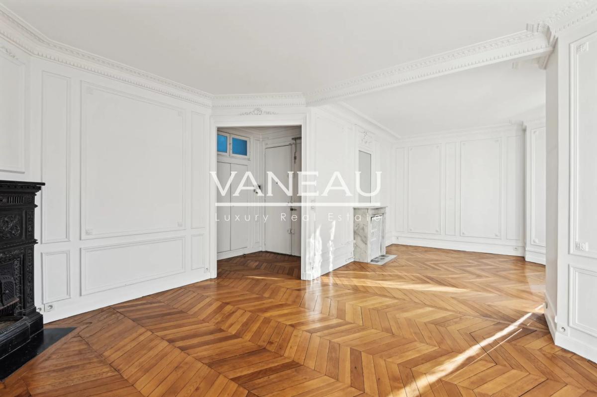 Exclusivité - PARIS VIIe - Bon Marché - Vaneau