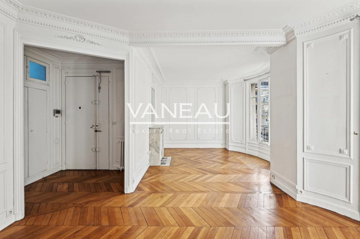 Exclusivité - PARIS VIIe - Bon Marché - Vaneau