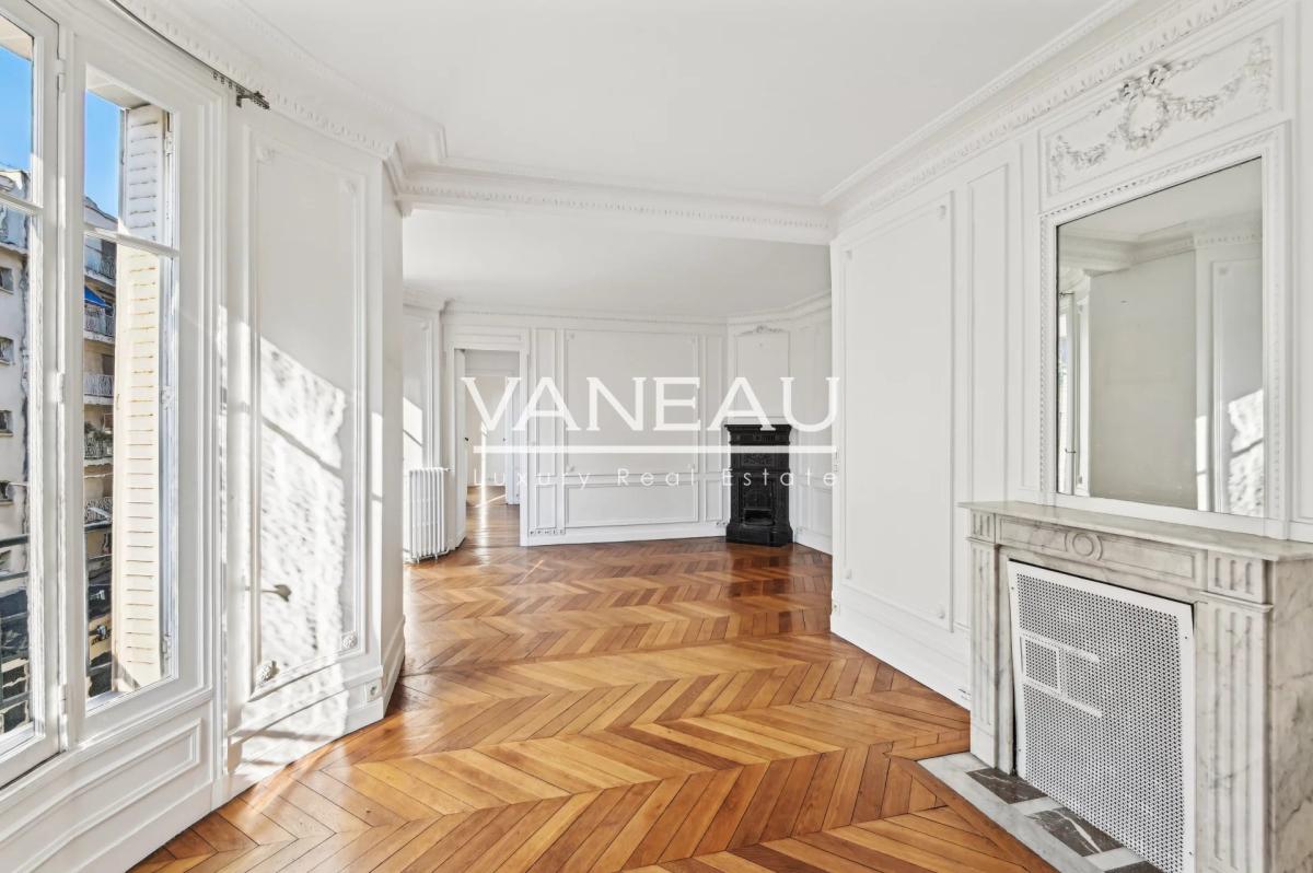 Exclusivité - PARIS VIIe - Bon Marché - Vaneau