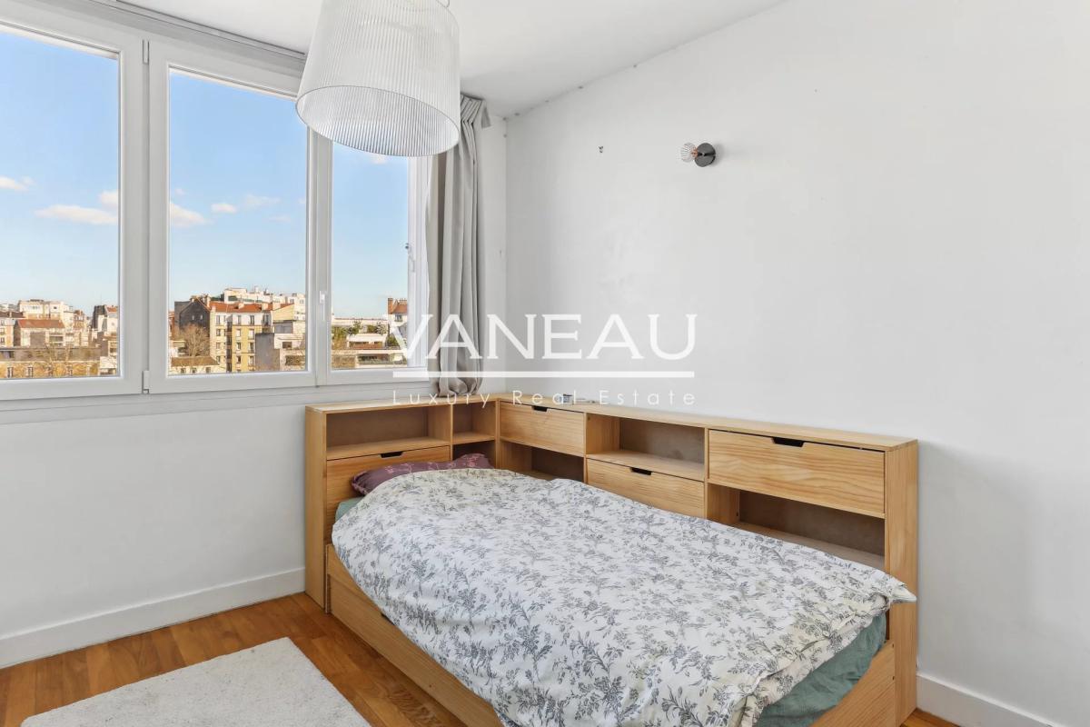Appartement familial en dernier étage avec quatre chambres