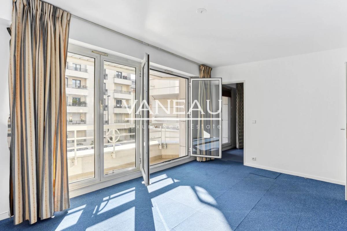 DEUX PIECES AVEC BALCON