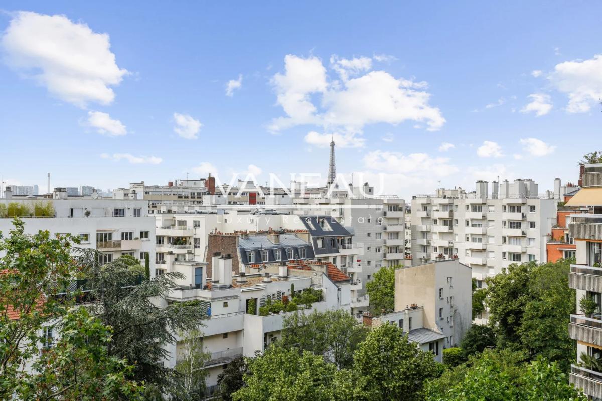 Paris 15e - 2 pièces avec balcon et vue sur la Tour Eiffel