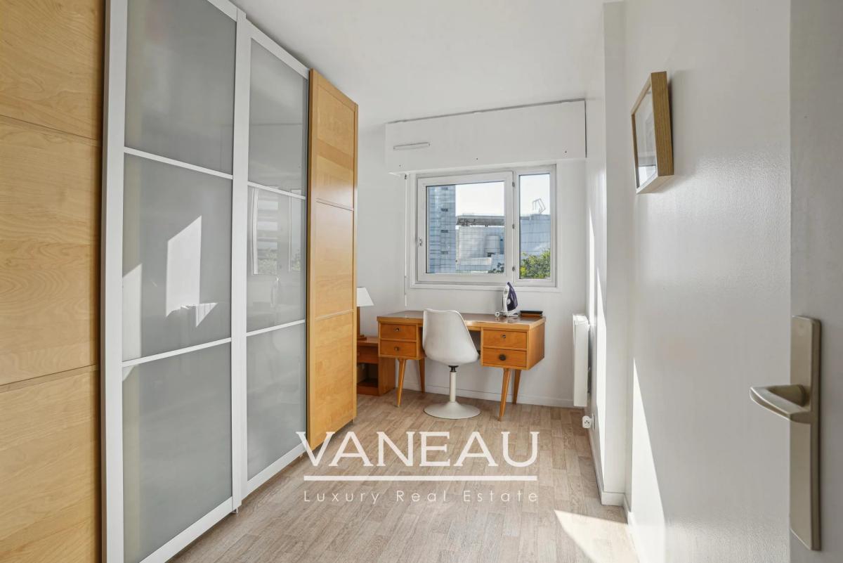 Mirabeau/Javel - 4 pièces avec balcon, 3 chambres