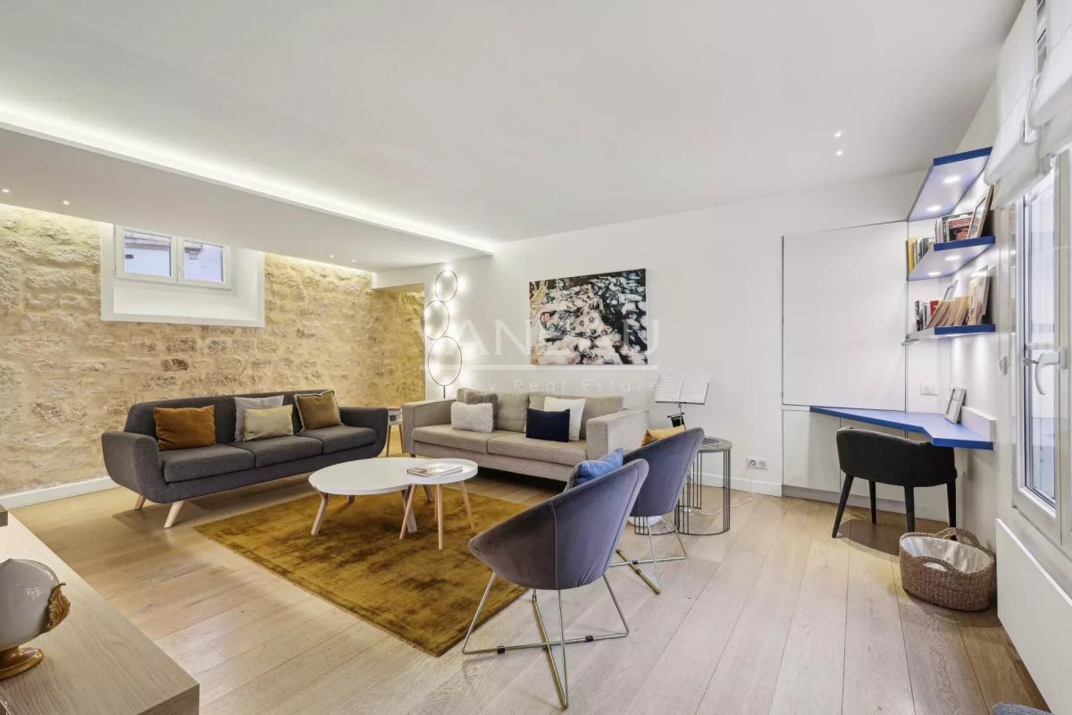 Paris VIe – Appartement quatre pièces entièrement rénové