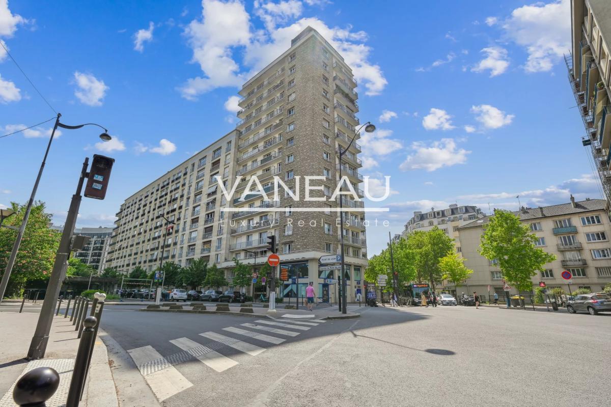 Boulogne-Billancourt - Deux pièces transformable en trois pièces