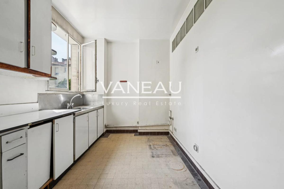 Boulogne-Billancourt - Deux pièces transformable en trois pièces
