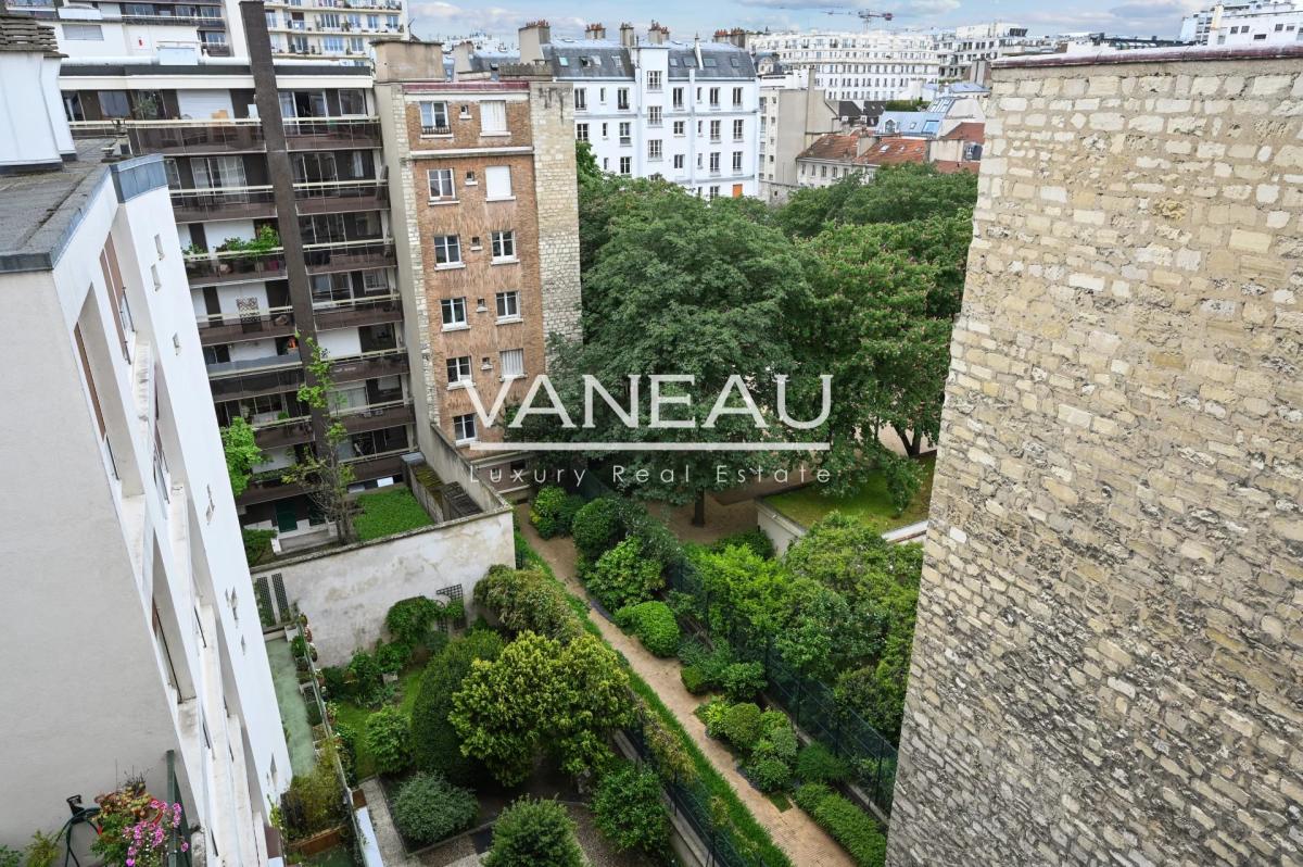 Paris XVe - Blomet - Appartement deux pièces en étage élevé