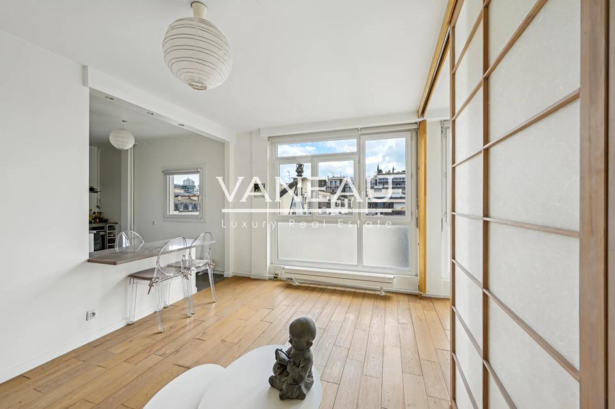 Paris XVe - Blomet - Appartement deux pièces en étage élevé