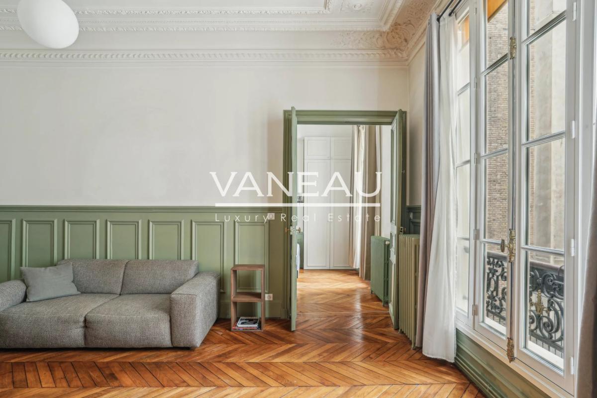 PIED-À-TERRE - TRIANGLE D'OR