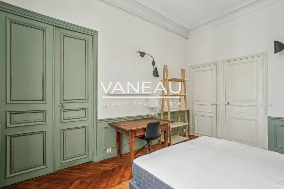 PIED-À-TERRE - TRIANGLE D'OR