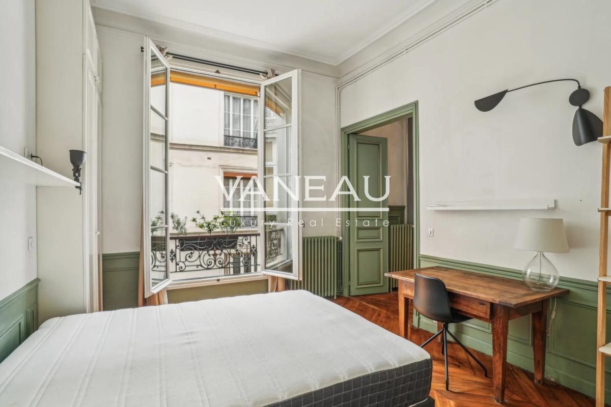 PIED-À-TERRE - TRIANGLE D'OR