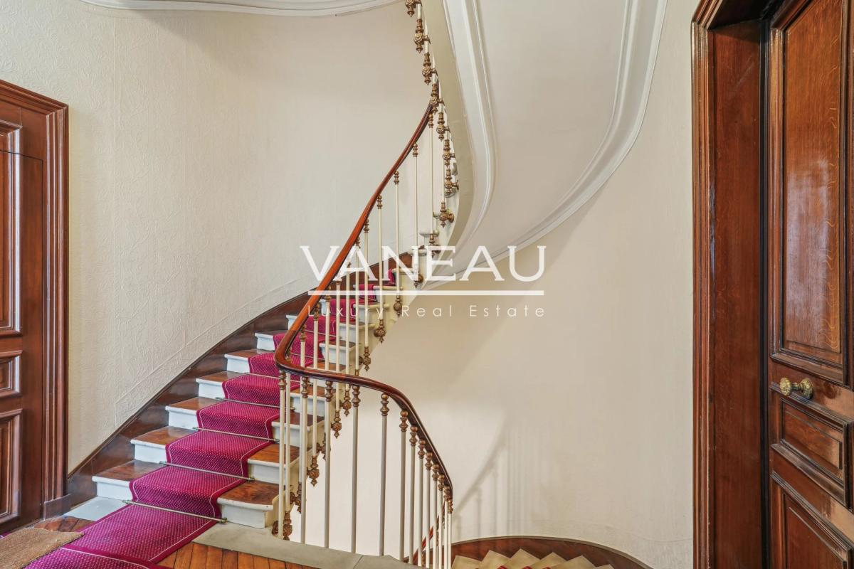 PIED-À-TERRE - TRIANGLE D'OR