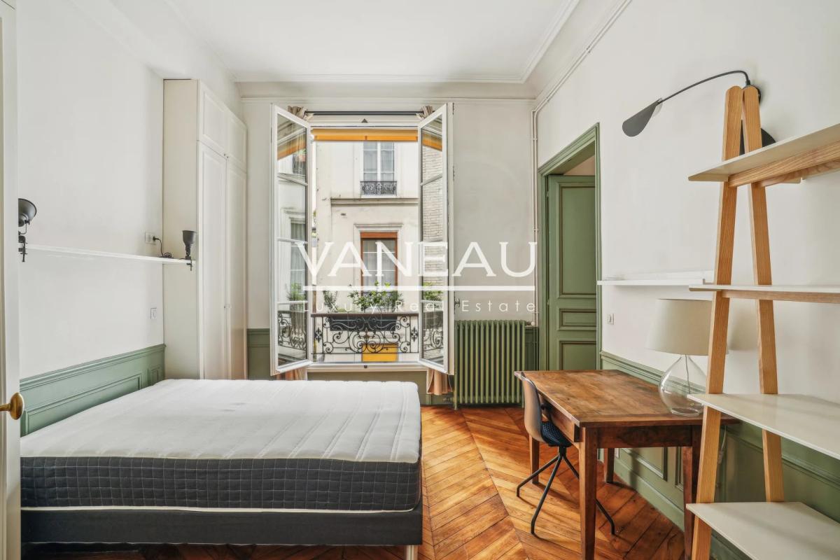 PIED-À-TERRE - TRIANGLE D'OR