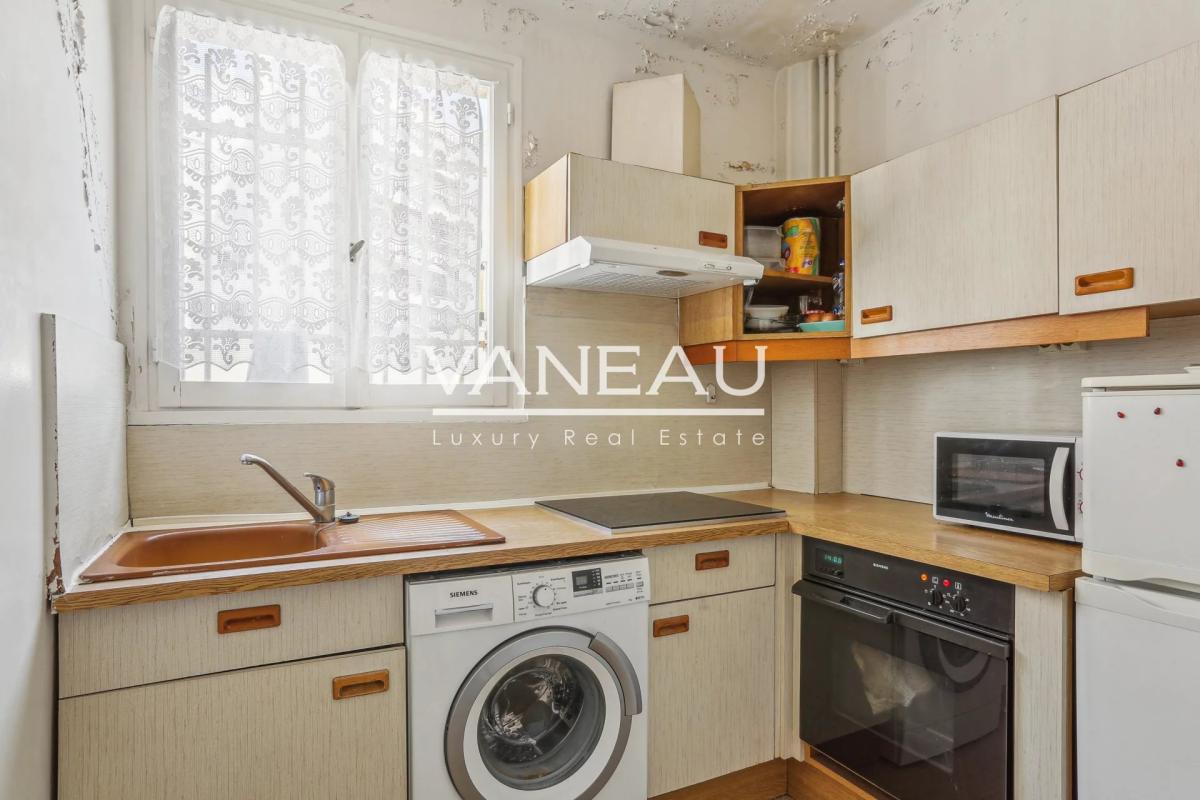 Deux chambres, en étage avec balcon