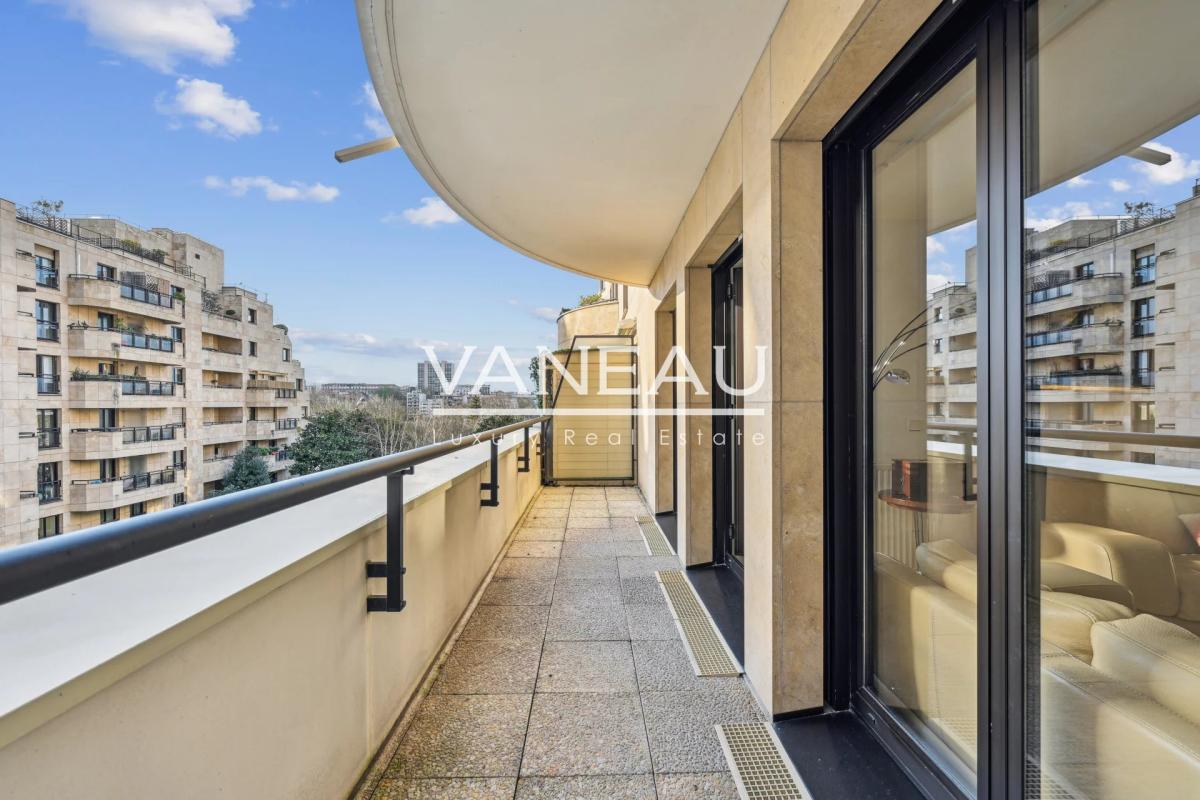 Levallois-Perret - Appartement en parfait état avec balcon