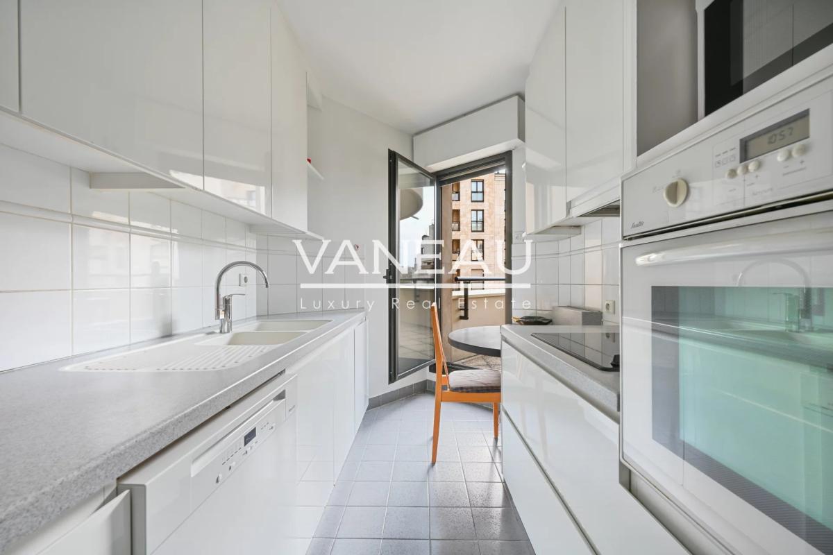 Levallois-Perret - Appartement en parfait état avec balcon