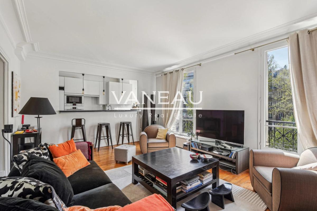 Neuilly - Mairie - Trois chambres
