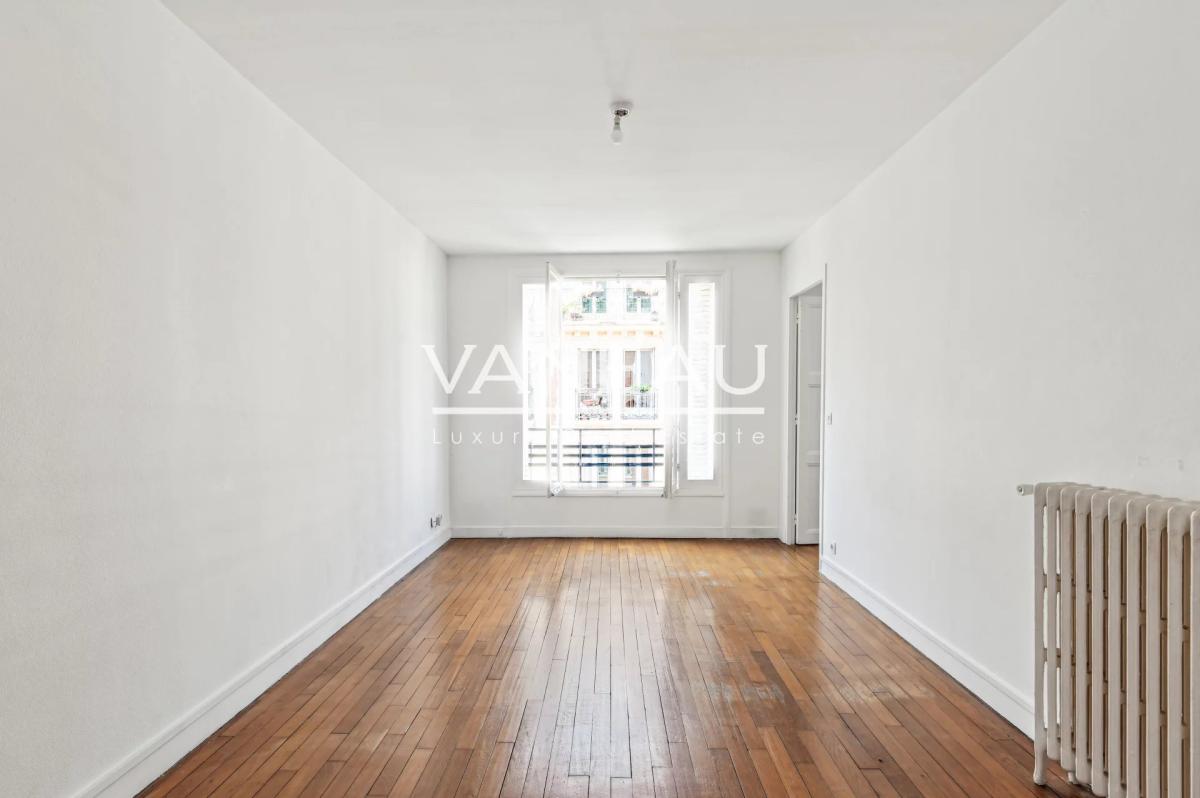 Paris XVe Volontaires - Appartement lumineux en étage élevé