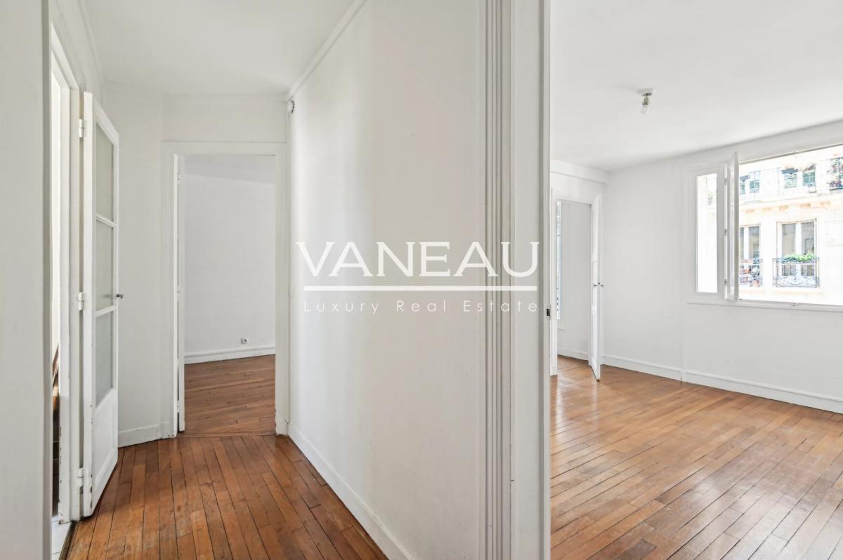 Paris XVe Volontaires - Appartement lumineux en étage élevé