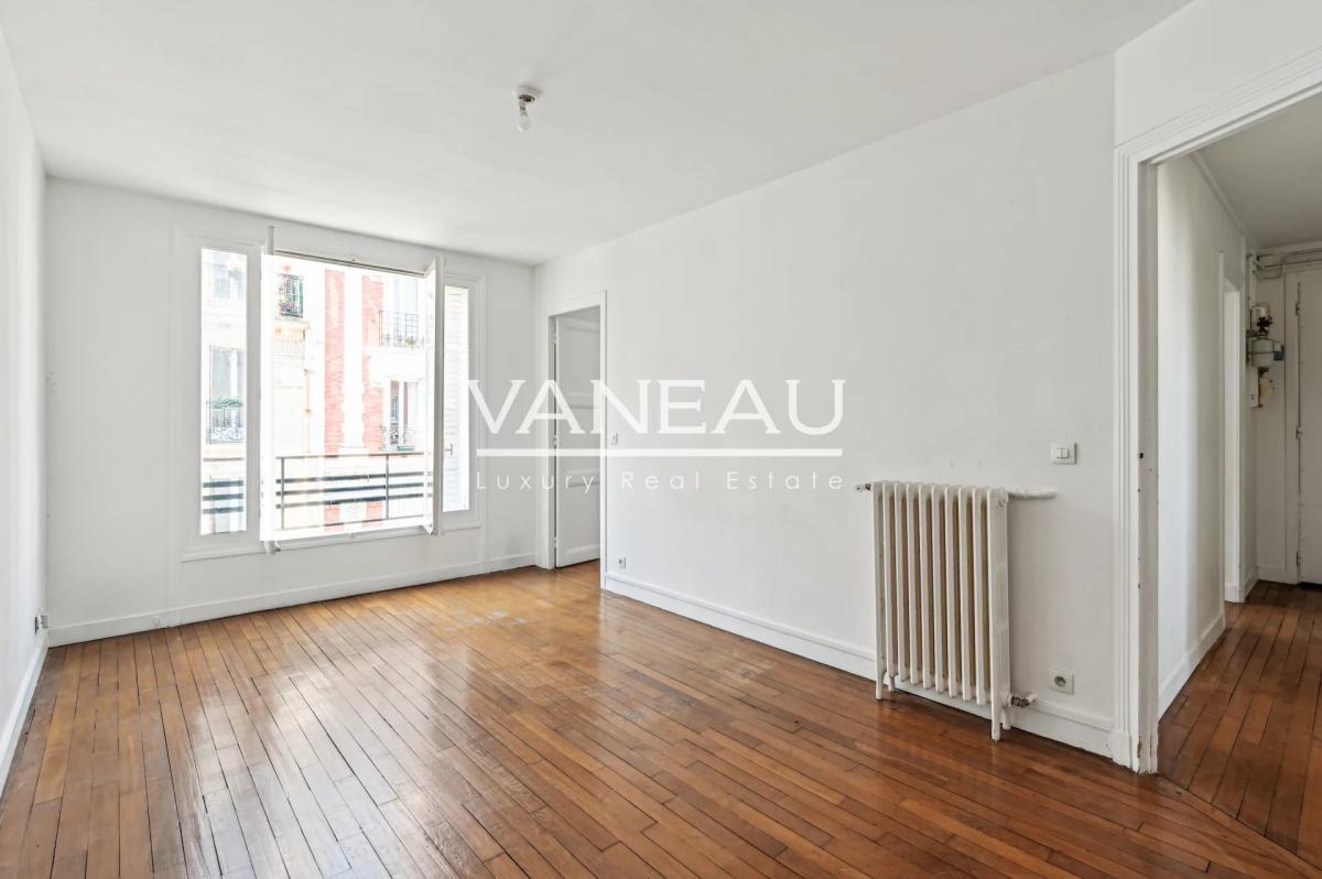 Paris XVe Volontaires - Appartement lumineux en étage élevé