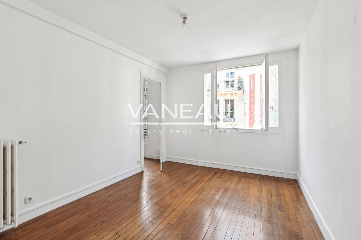 Paris XVe Volontaires - Appartement lumineux en étage élevé