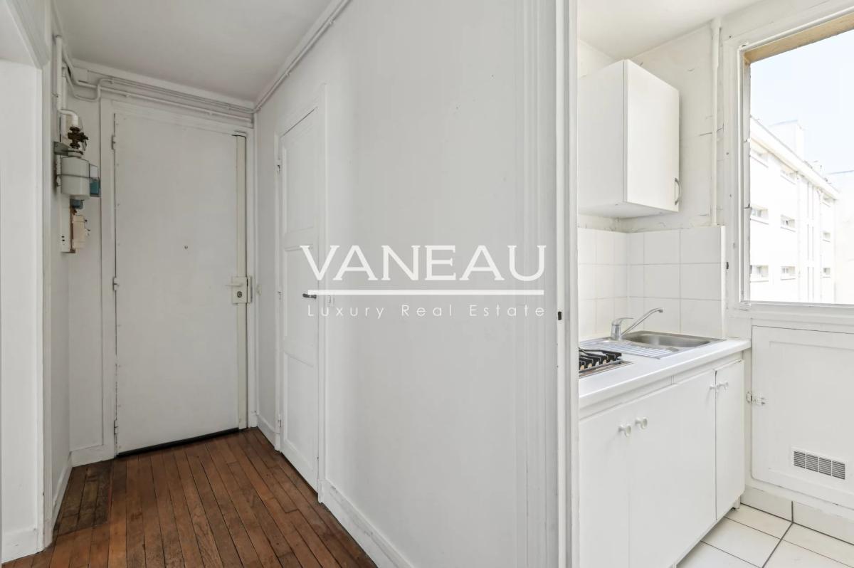 Paris XVe Volontaires - Appartement lumineux en étage élevé