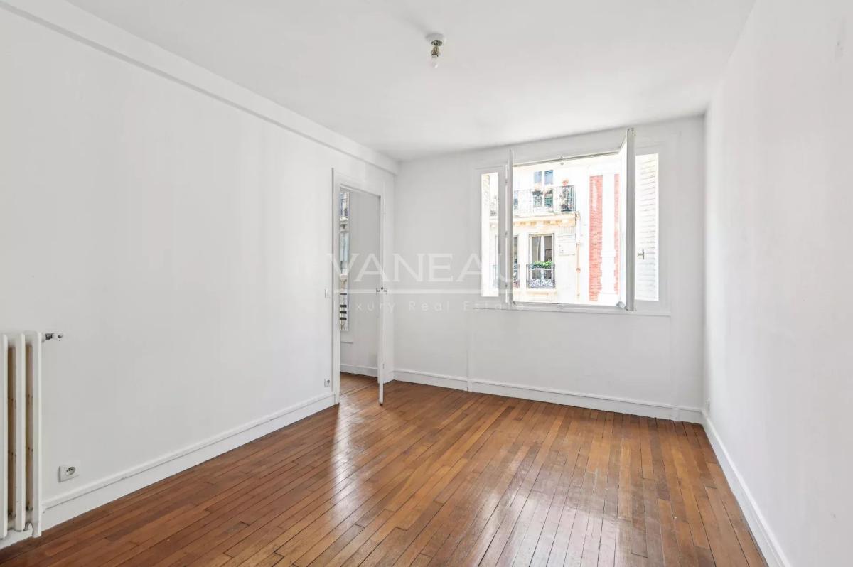 Paris XVe Volontaires - Appartement lumineux en étage élevé