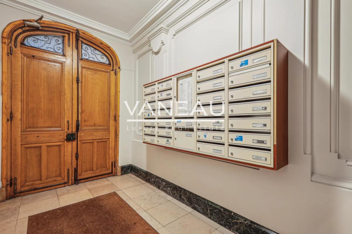 Exclusivité - Paris XVème 3 pièces ou grand 2 pièces lumineux en