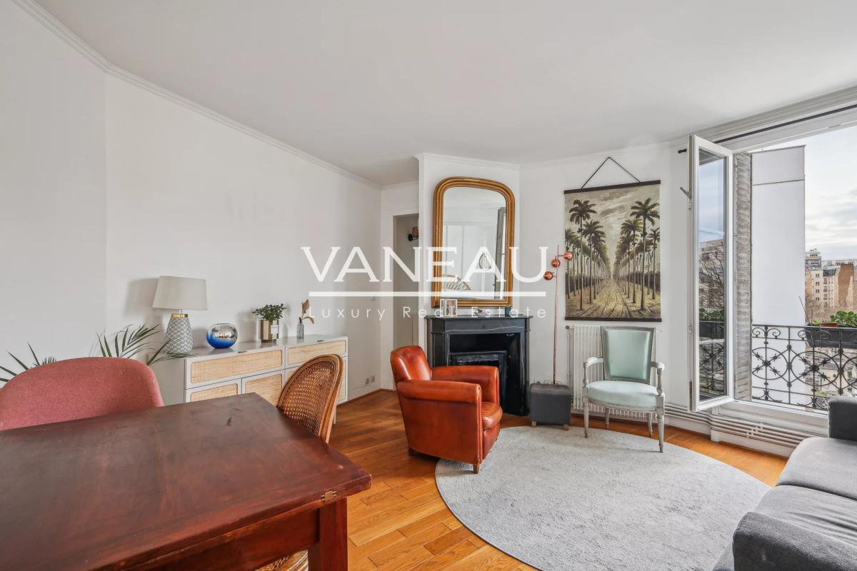 Exclusivité - Paris XVème 3 pièces ou grand 2 pièces lumineux en