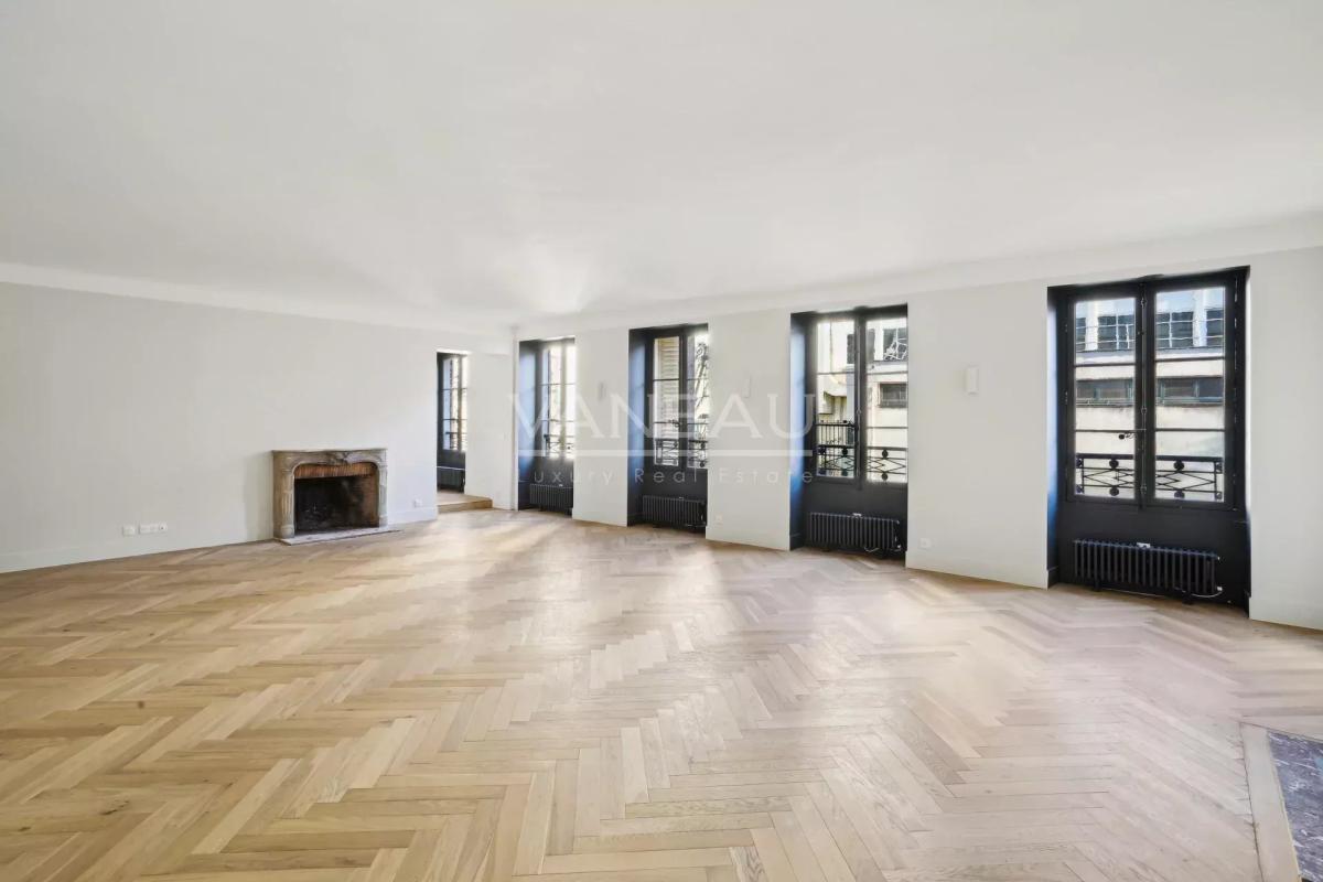 PARIS VIIIe - Proche Place Beauvau