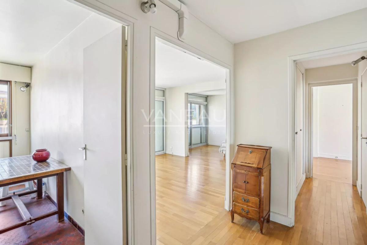 Paris XVe - Rue de l’Harmonie – Beau 3 pièces, dernier étage ave