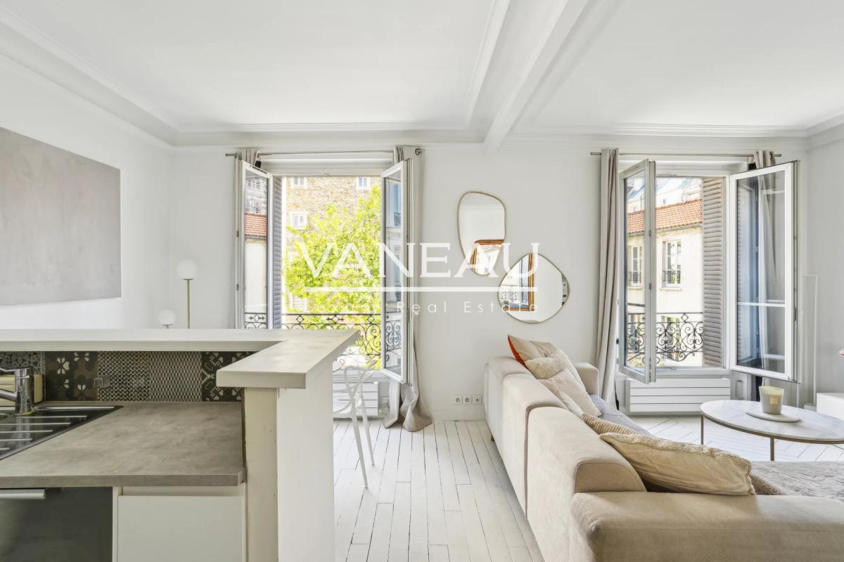 Paris VII - Cler - Charmant pied-à-terre, vue dégagée