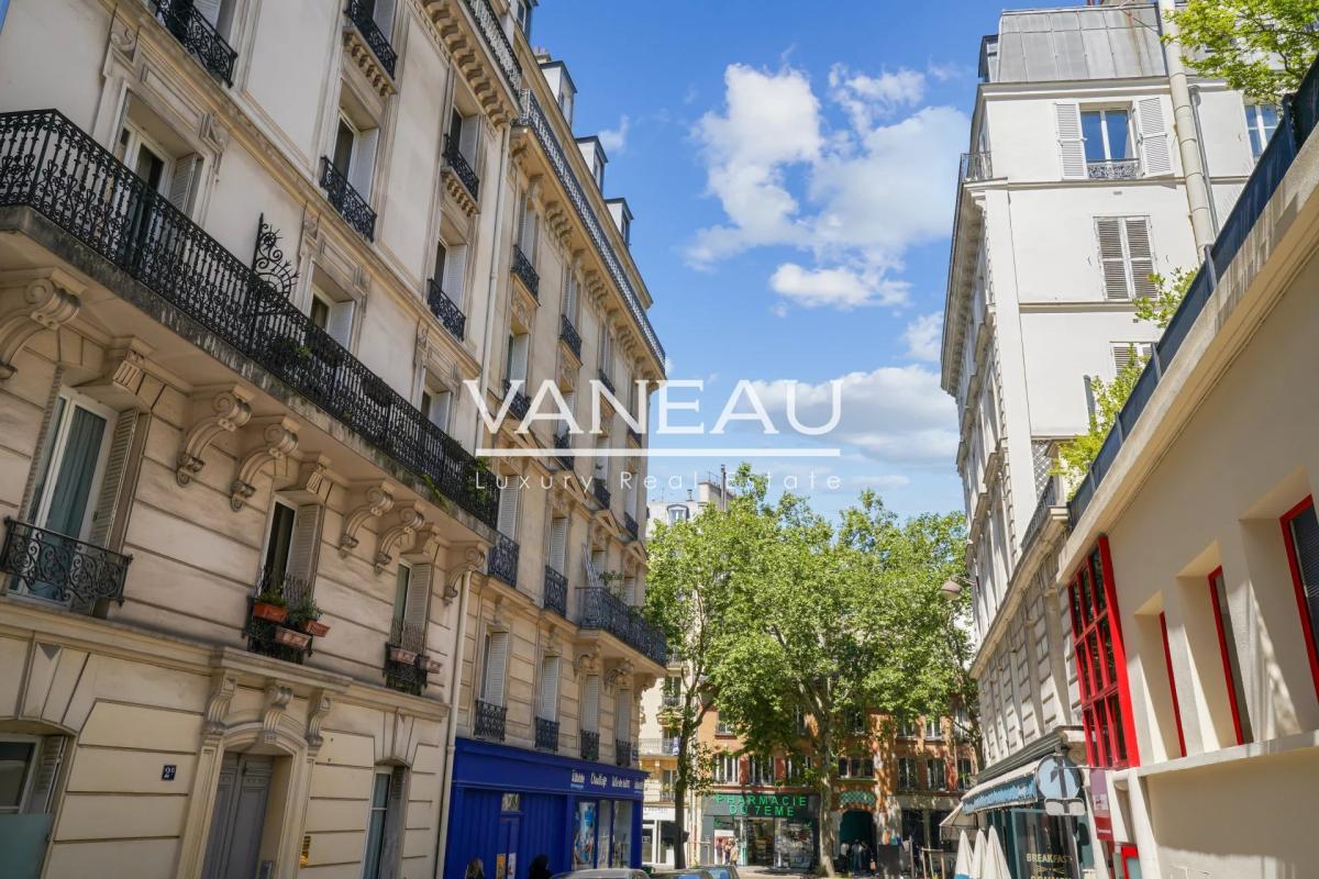 Paris VII - Cler - Charmant pied-à-terre, vue dégagée