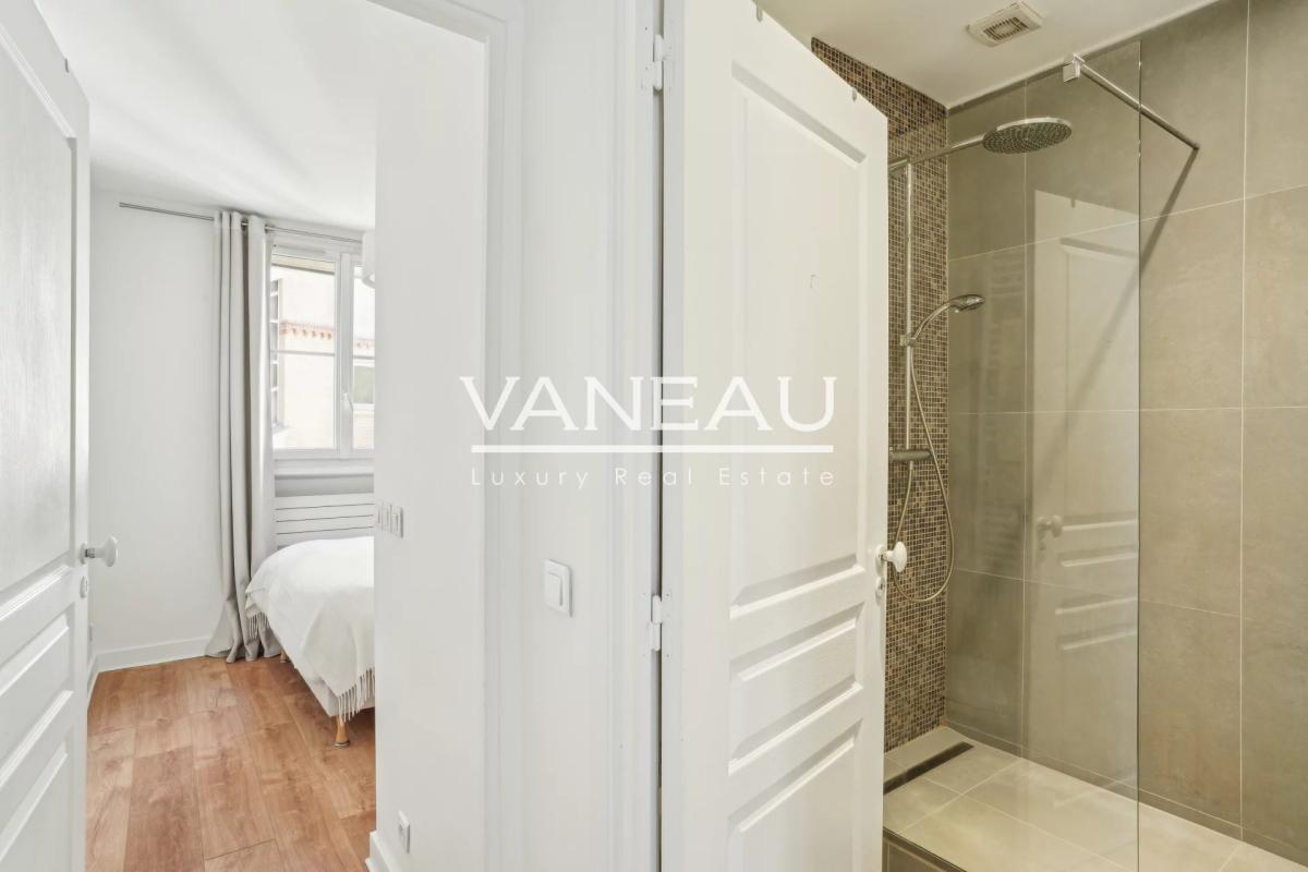 Paris VII - Cler - Charmant pied-à-terre, vue dégagée