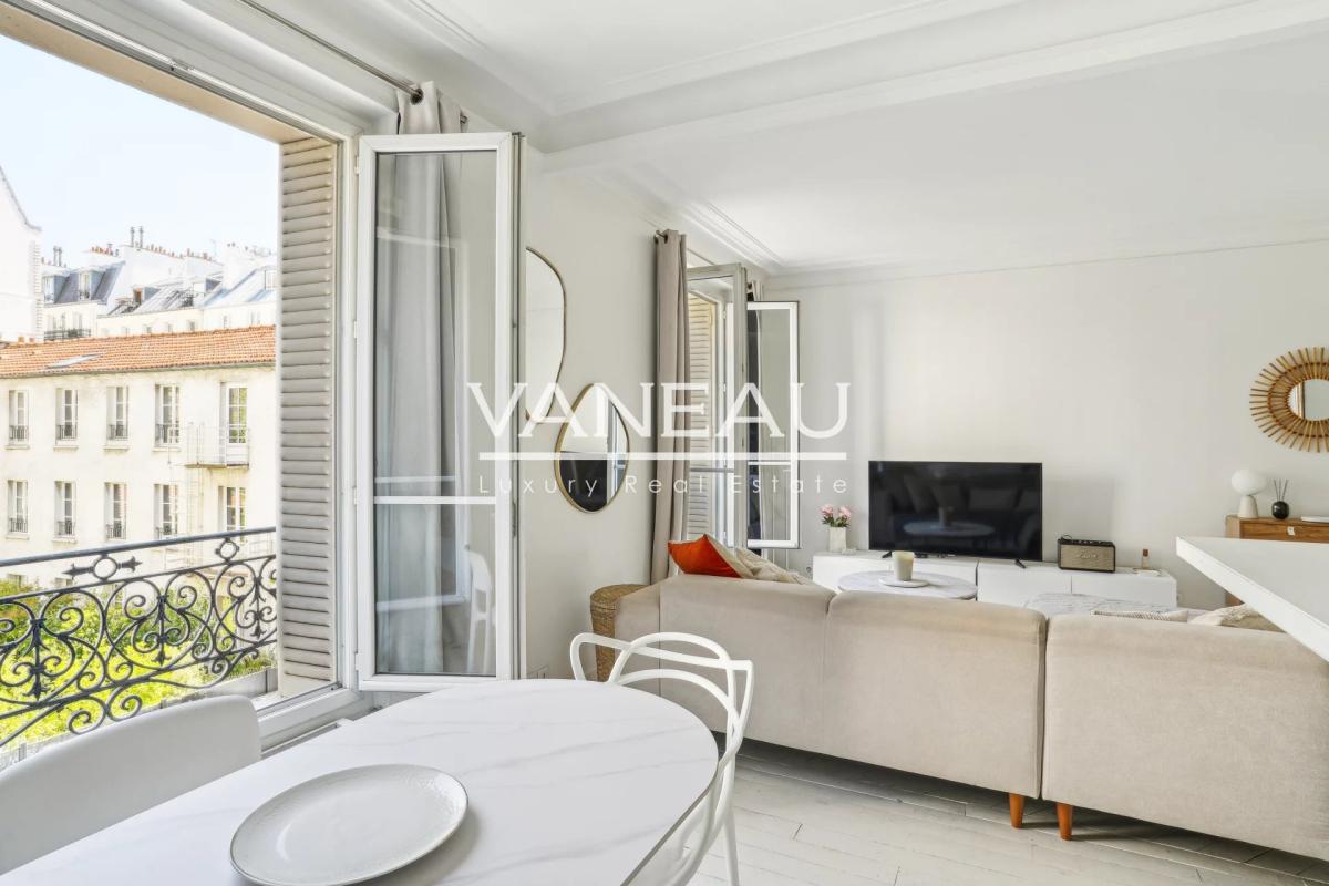 Paris VII - Cler - Charmant pied-à-terre, vue dégagée