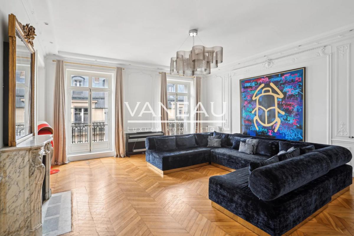 Paris XVIe - Place Victor Hugo