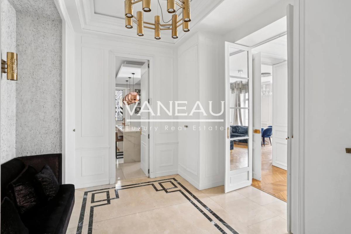 Paris XVIe - Place Victor Hugo - Exclusivité