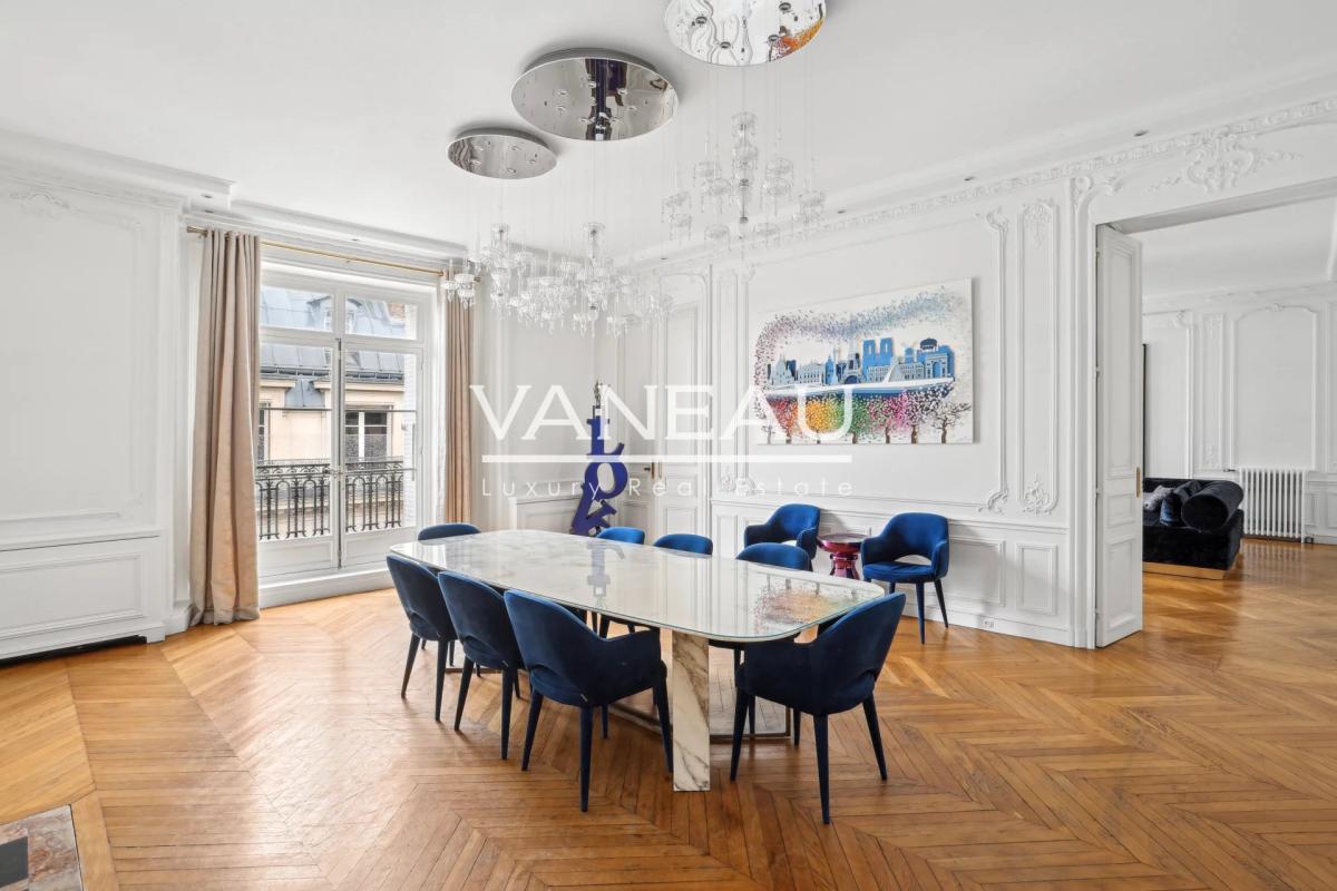 Paris XVIe - Place Victor Hugo - Exclusivité