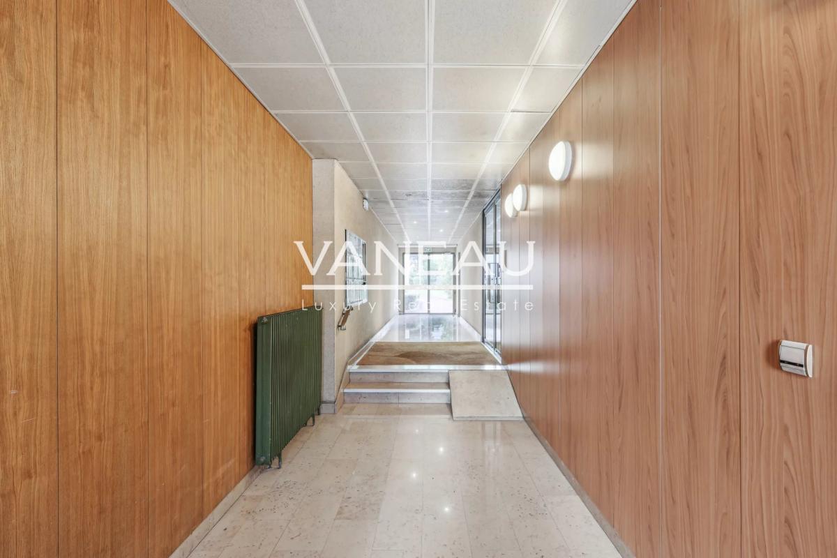 Paris XVe - Lecourbe - Studio lumineux au calme sur cour