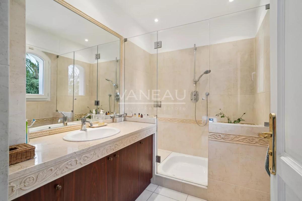ENGHEINS LES BAINS- Maison Familiale