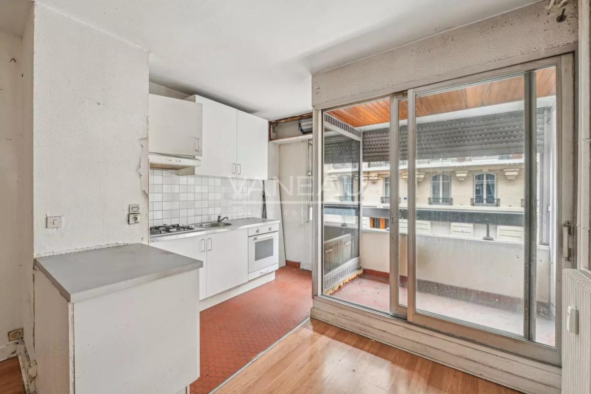Paris XVIe - Muette - Studio avec balcon à rénover