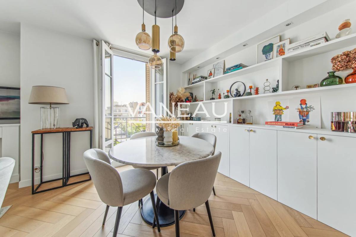 Boulogne Nord - luxueux trois pièces au dernier étage, balcons, 