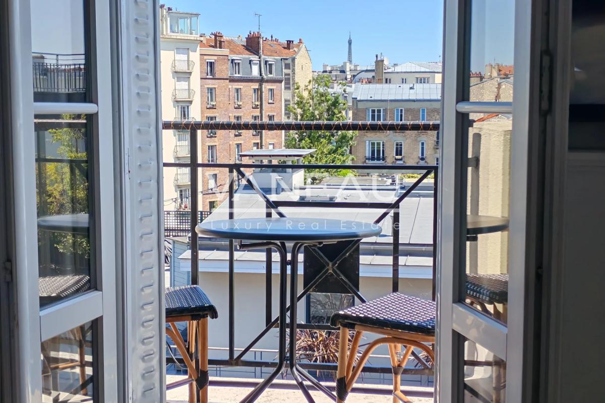 Boulogne Nord - luxueux trois pièces au dernier étage, balcons, 
