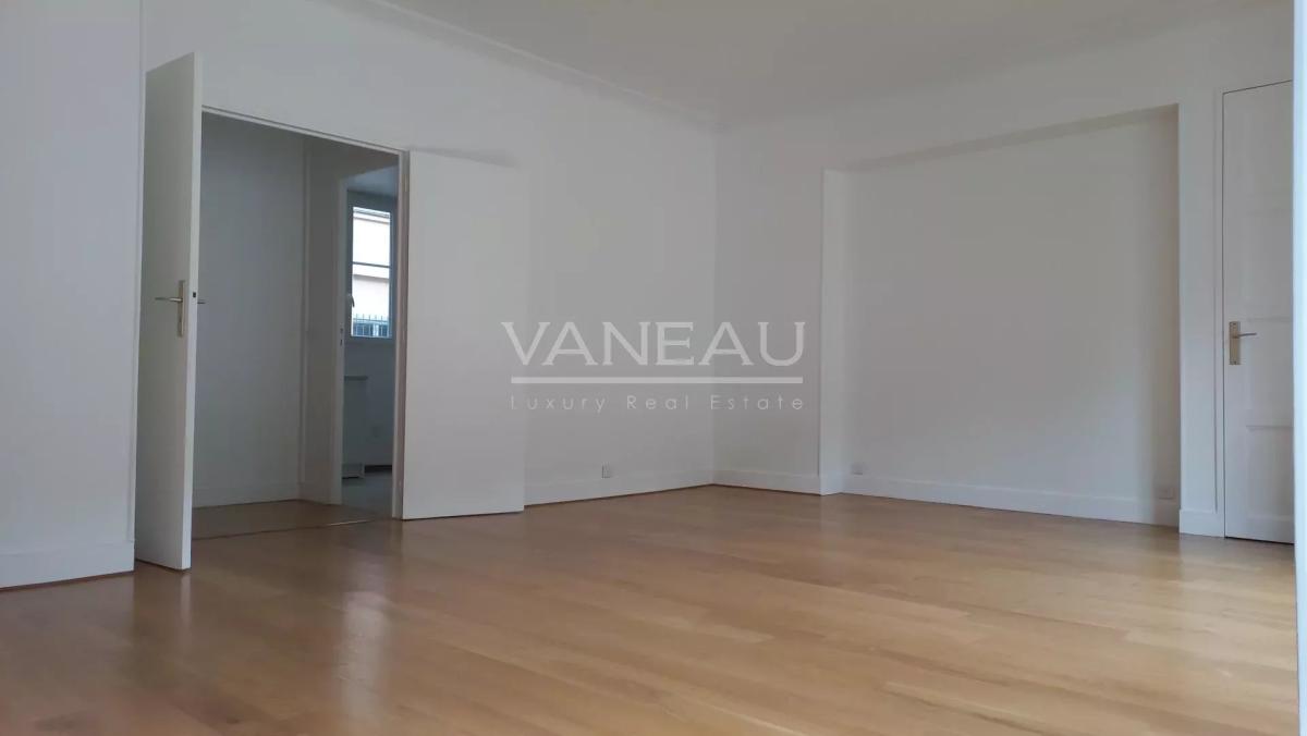 Paris VII - Rue Vaneau - Appartement familial