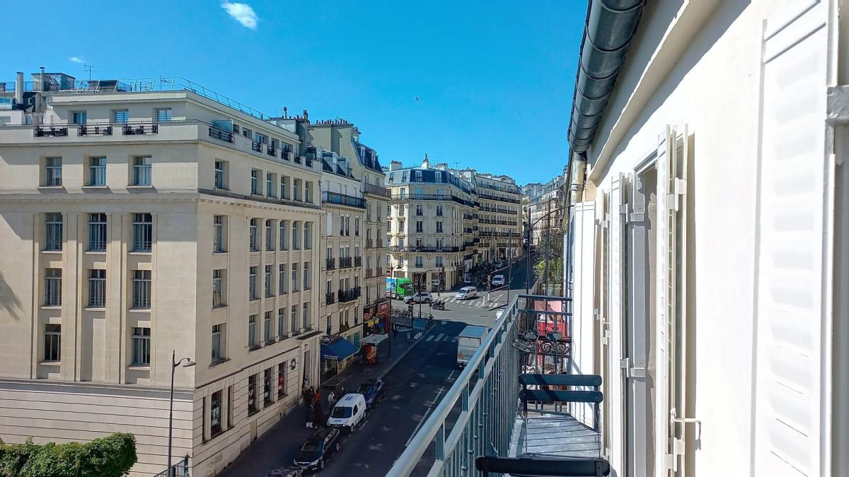 PARIS V - Joli deux pièces meublé - Cardinal Lemoine - vue sur l