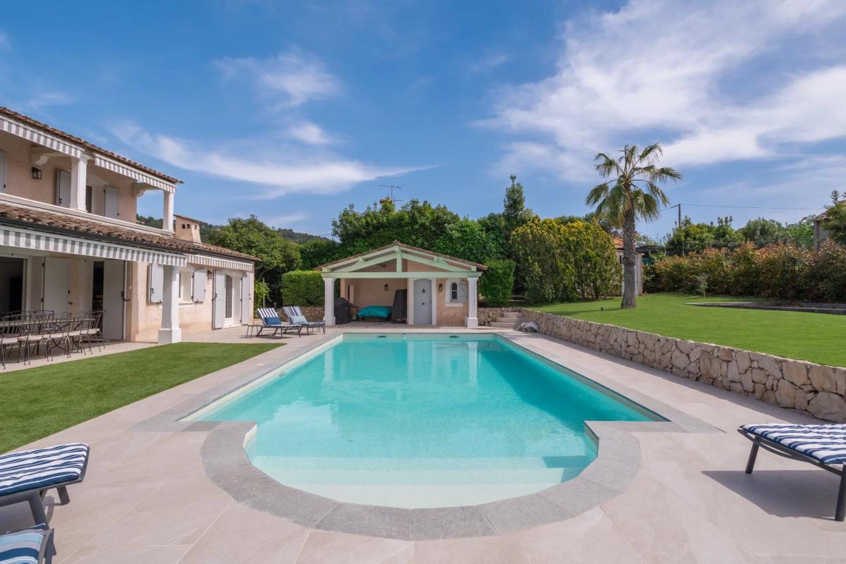 Proche Mougins, Magnifique villa rénovée à vendre