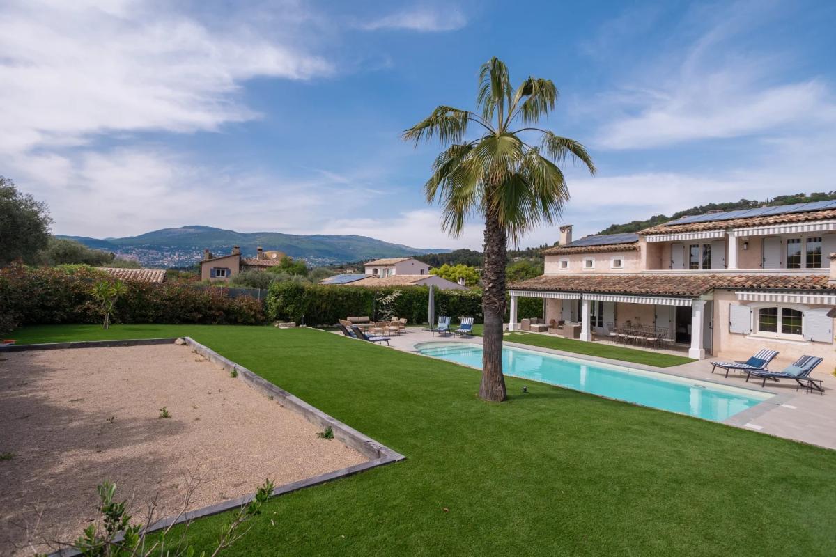 Proche Mougins, Magnifique villa rénovée à vendre