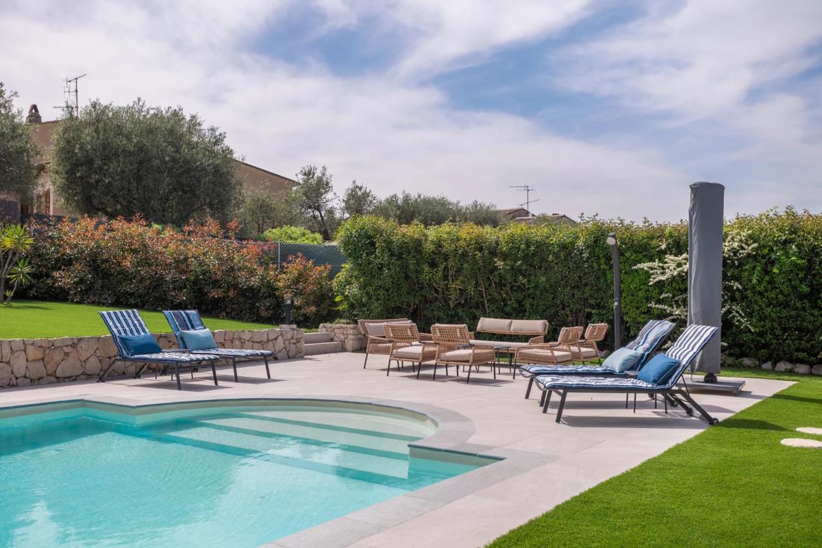 Proche Mougins, Magnifique villa rénovée à vendre