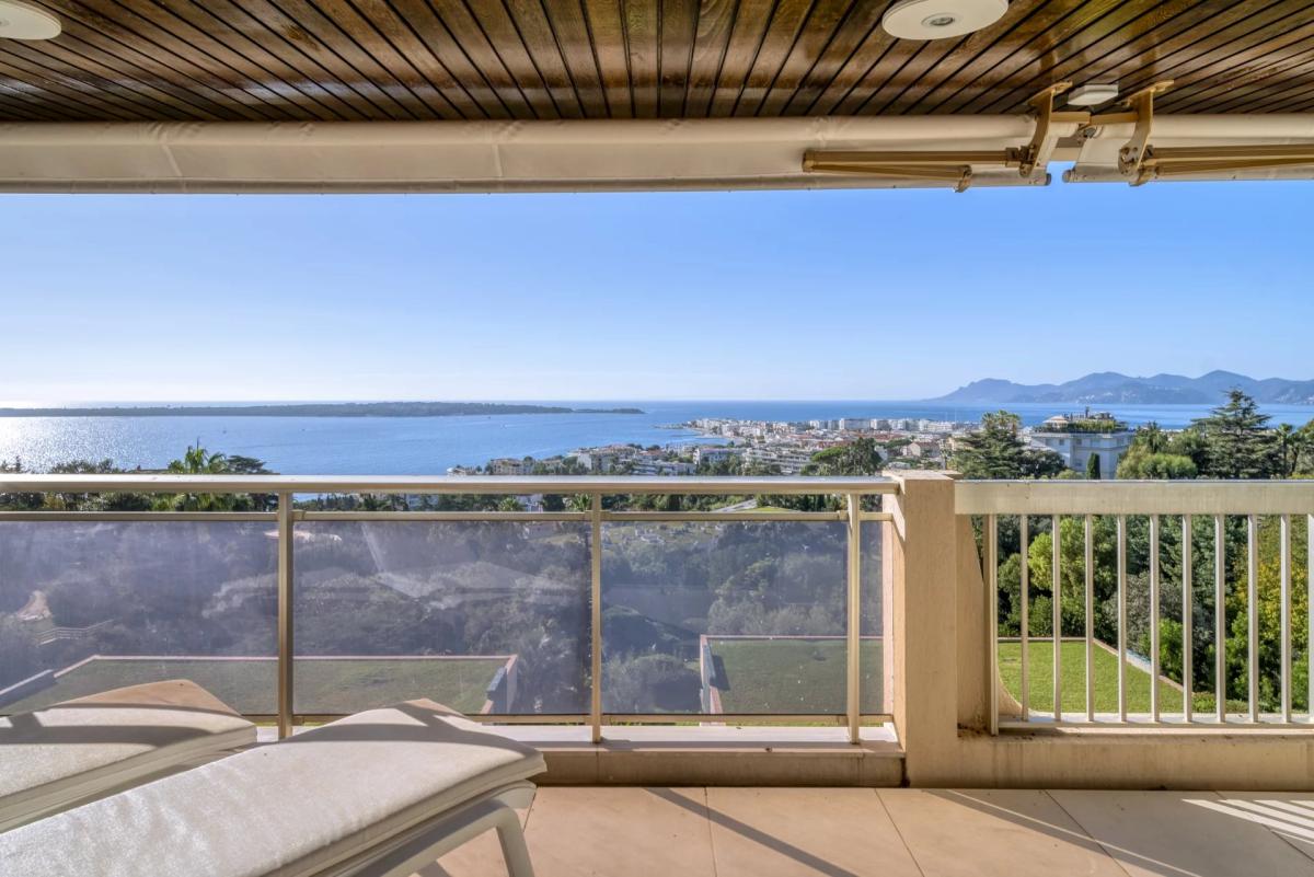 Appartement 4 pièces vue mer à vendre - Cannes Californie